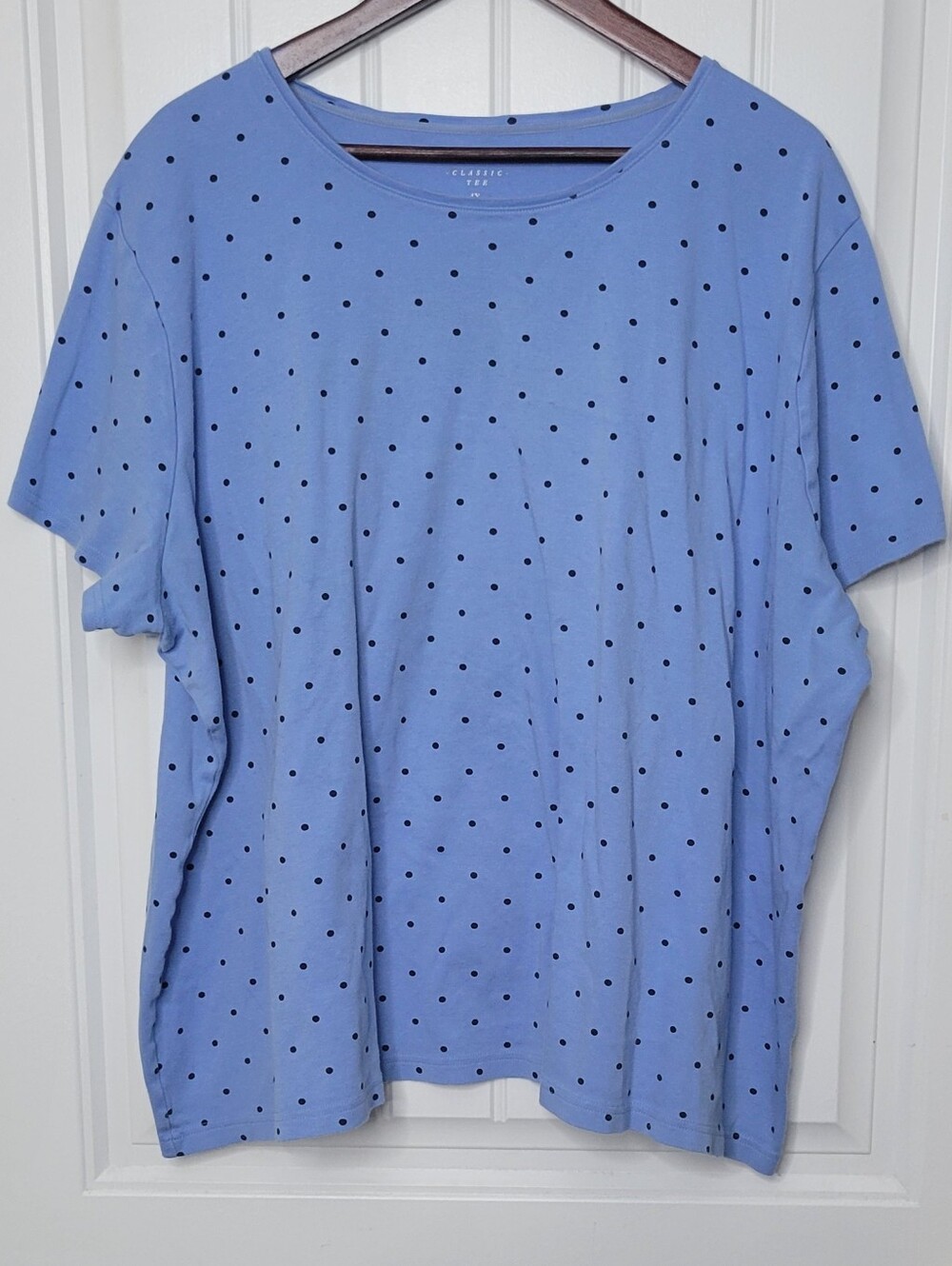 croft & barrow Light Blue Short Sleeve Tee with Black Polka Dots